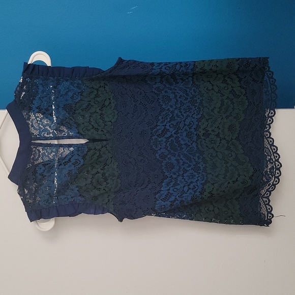 Top - Picture 2 of 2